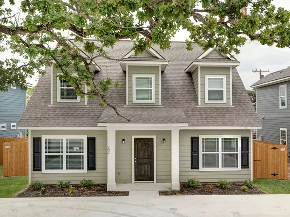 202 Tee Dr, Bryan, TX 77801