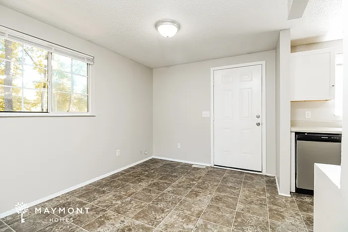 110 Compass Ln — Photo 6