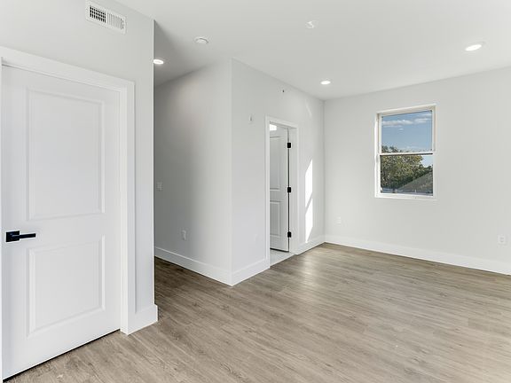 3rd image of 7355 Dicks Ave #104A