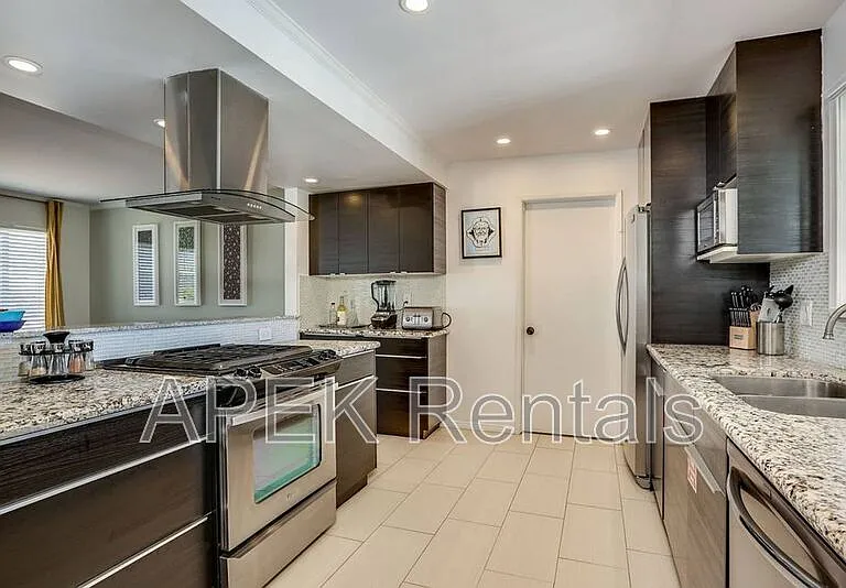 2415 E Finley Rd — Photo 5