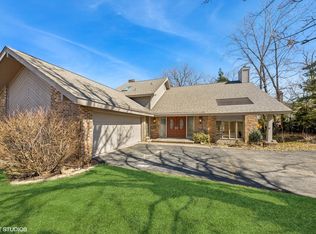 6418 Apache Dr, Indian Head Park, IL