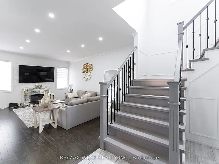 301 Freure Dr — Photo 8