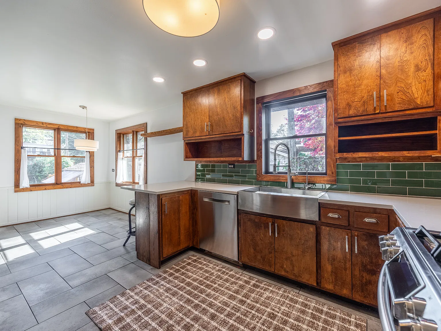 3 bed, 2000 sqft, $3,975 — Photo 4
