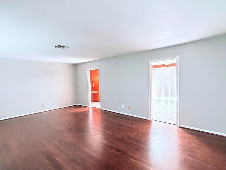 11119 Atwell Dr — Photo 3