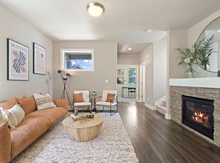 61070 SE Sydney Harbor Dr, Bend, OR 97702