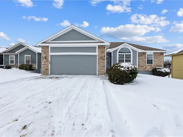 814 Garnes St, Raymore, MO 64083