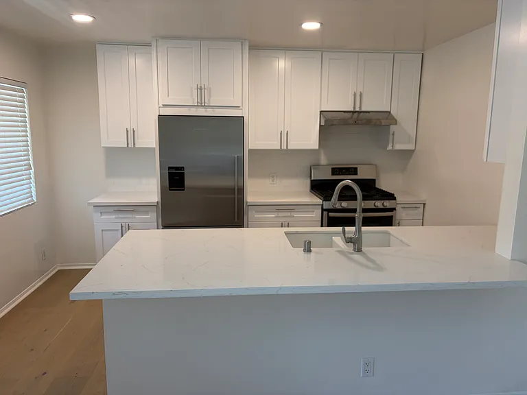 643 Grant St #3 — Photo 1