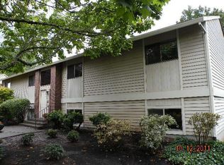 10840 SW Meadowbrook Dr, Portland, OR