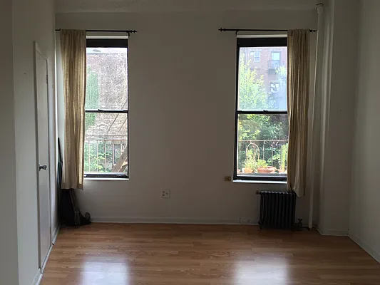 Rented by Realty Collective | media 27
