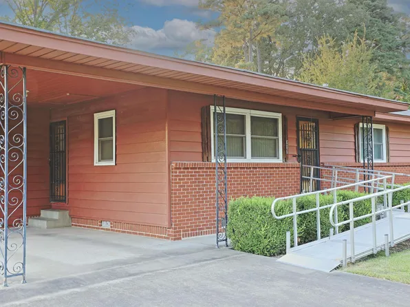 806 Meredith St, White Hall, AR 71602