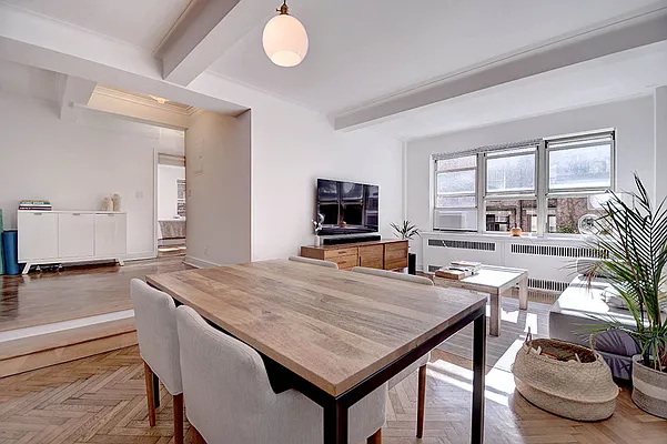 Rented by Urbane Brokerage | media 10