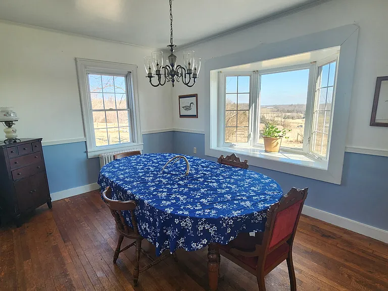 2420 James River Rd — Photo 3