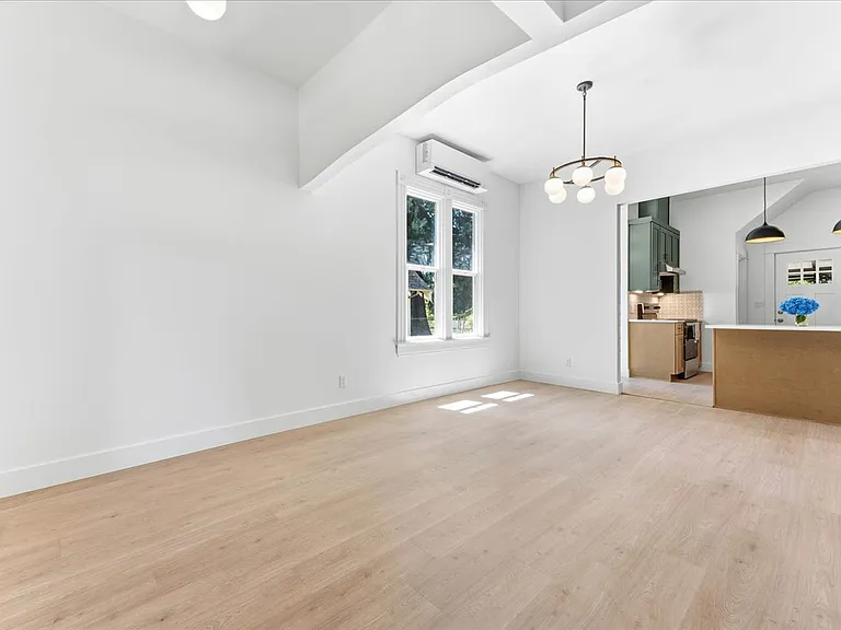 4535 NE Cleveland Ave — Photo 8