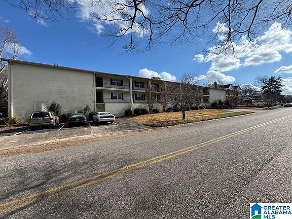 2nd image of 1415 Christine Ave APT 1