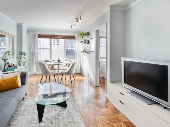 220 East 57th Street image 1 of 6