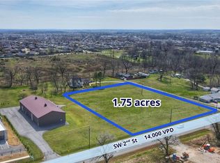 4201 SW 2nd St #4, Bentonville, AR 72712