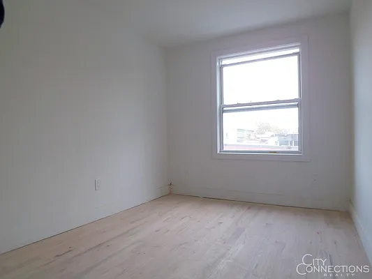 Rented by City Connections Realty | media 10