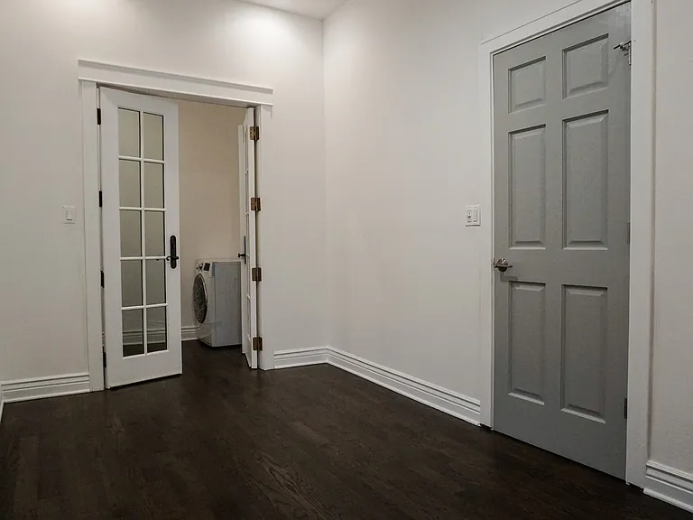 3245 W Division St — Photo 11