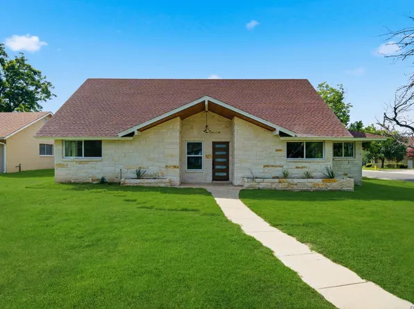 118 S Gardenview, Castle Hills, TX 78213