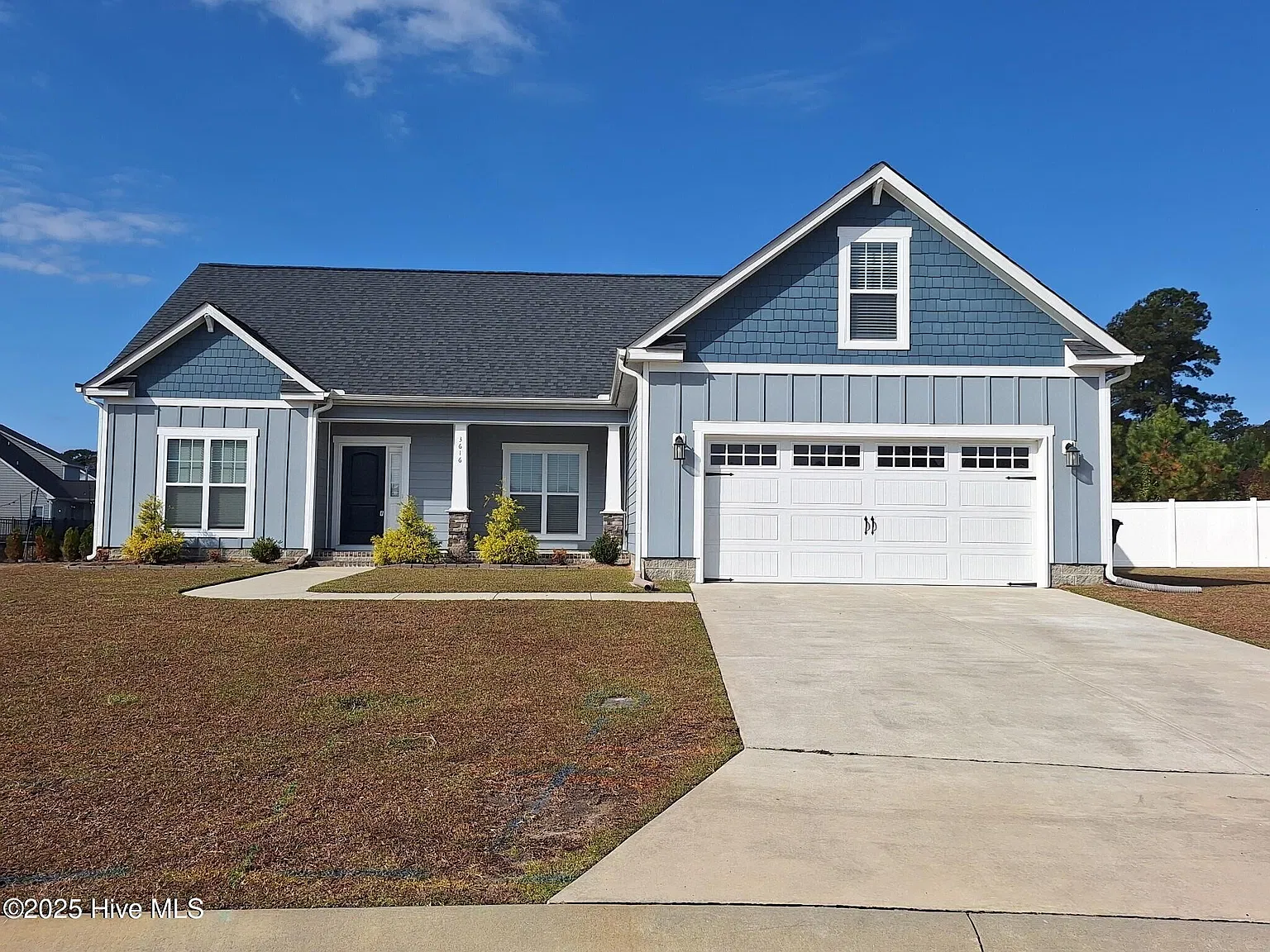 3 bed, 2.0 bath, $2,100 — Photo 2