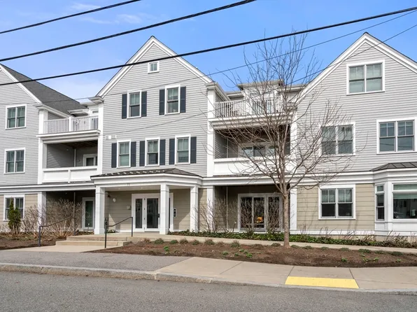 77 Court St APT 302, Newton, MA 02458