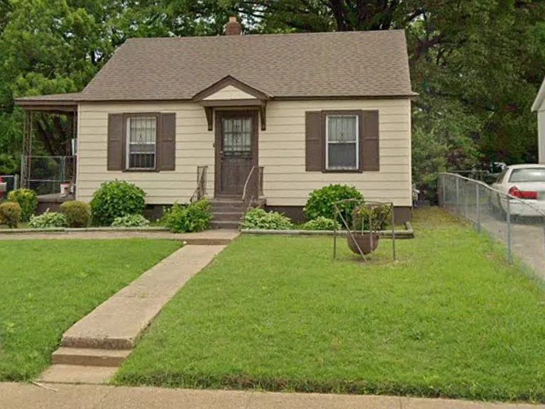 1969 E Person Ave — Photo 1