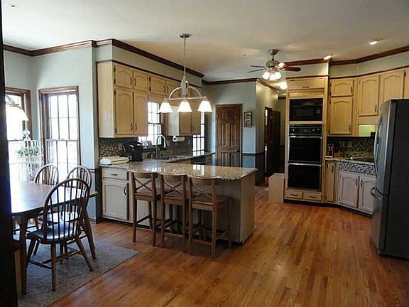 2nd image of 331 Woodvine Dr