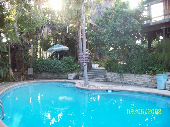 978 1/2 Phillips St, Vista, CA 92083
