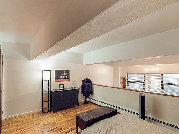 5th image of 130 Barrow St APT 106