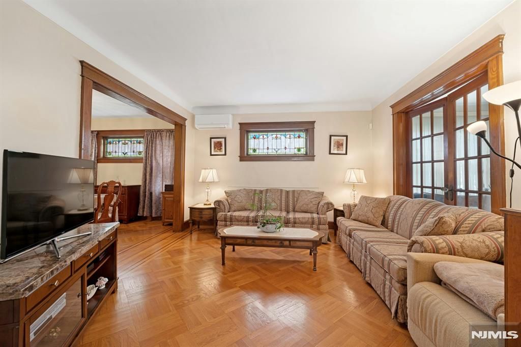 520 Dewey Ave, Cliffside Park, NJ - View 6