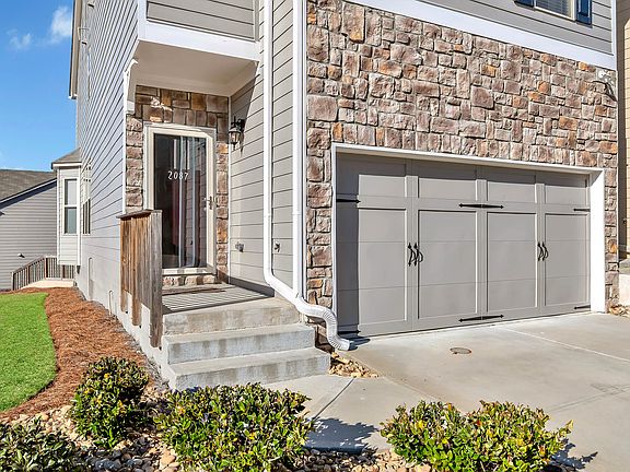 3rd image of 2087 Paxton Dr