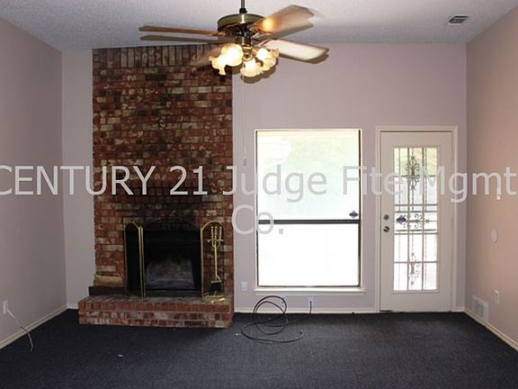 3rd image of 1068 Pepperidge Dr