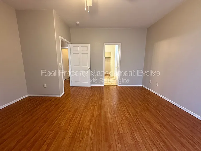 8720 E Knowles Ave — Photo 13