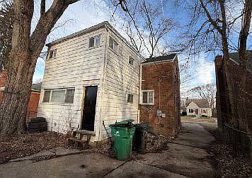 4th image of 23069 Firwood Ave