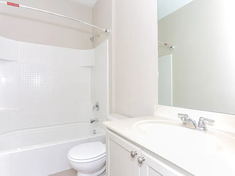 1724 Gayla Creek Dr — Photo 15