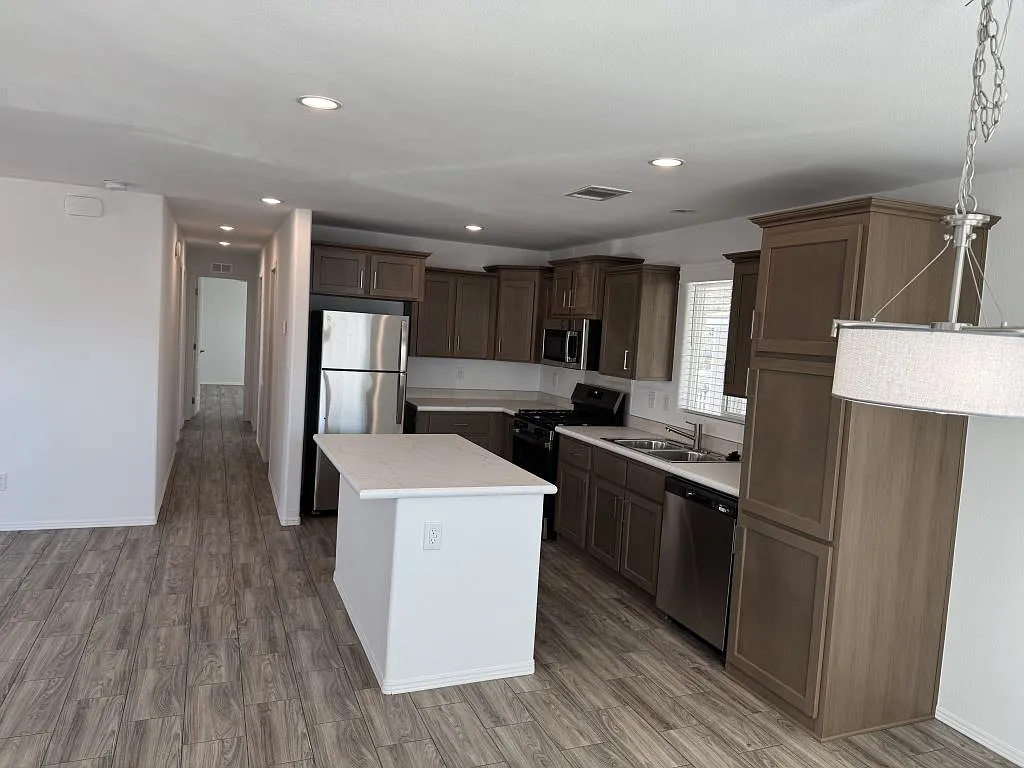 3 bed, 2.0 bath, 1344 sqft, $1,399 — Photo 3