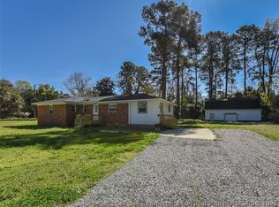 439 McNatt St, Maxton, NC 28364