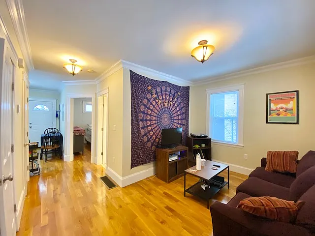 818 Huntington Ave #R — Photo 4