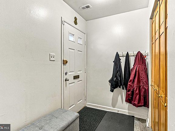 3rd image of 2093 Harbour Dr
