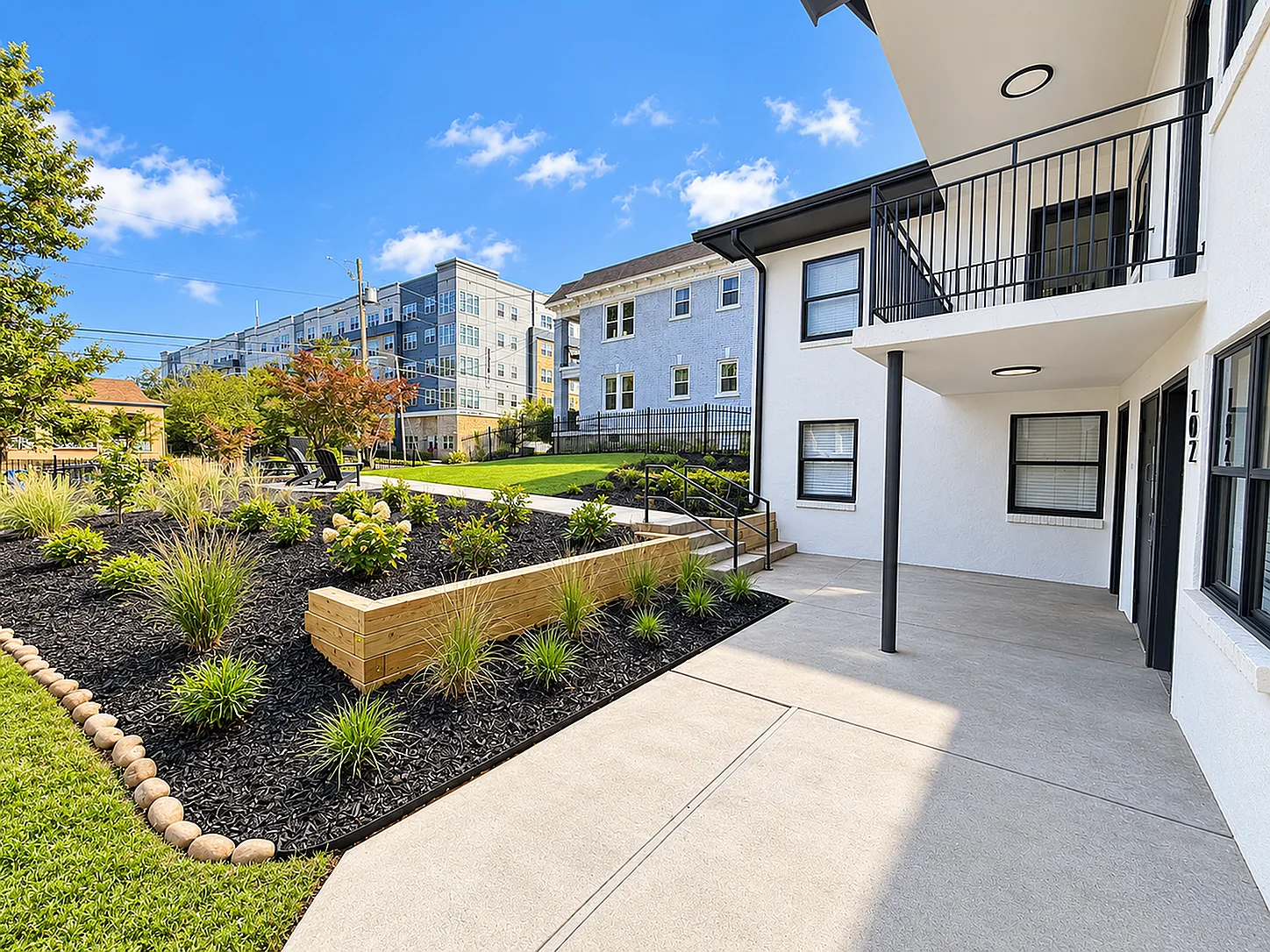 504 Parkway Drive — Photo 3