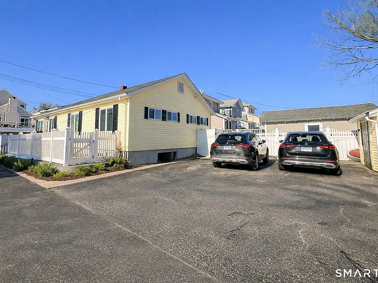 54 Milesfield Ave — Photo 3