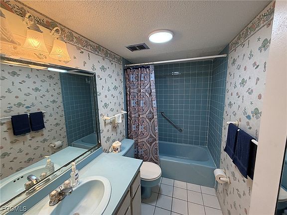 5th image of 1828 Pine Valley Dr APT 209