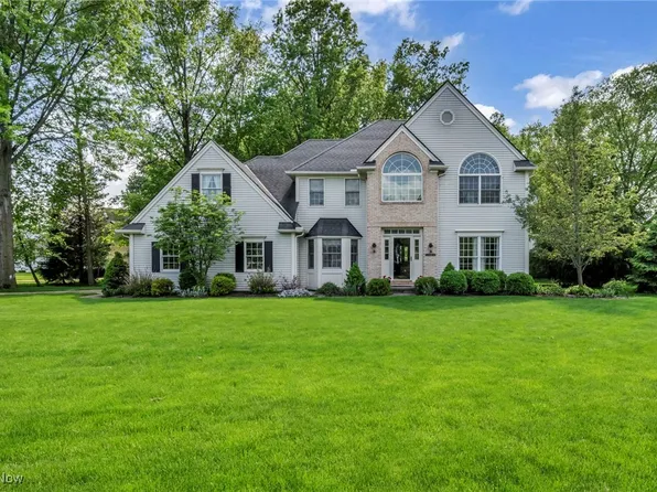 32097 Teasel Ct, Avon Lake, OH 44012