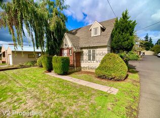 11349 NE Glisan St, Portland, OR 97220