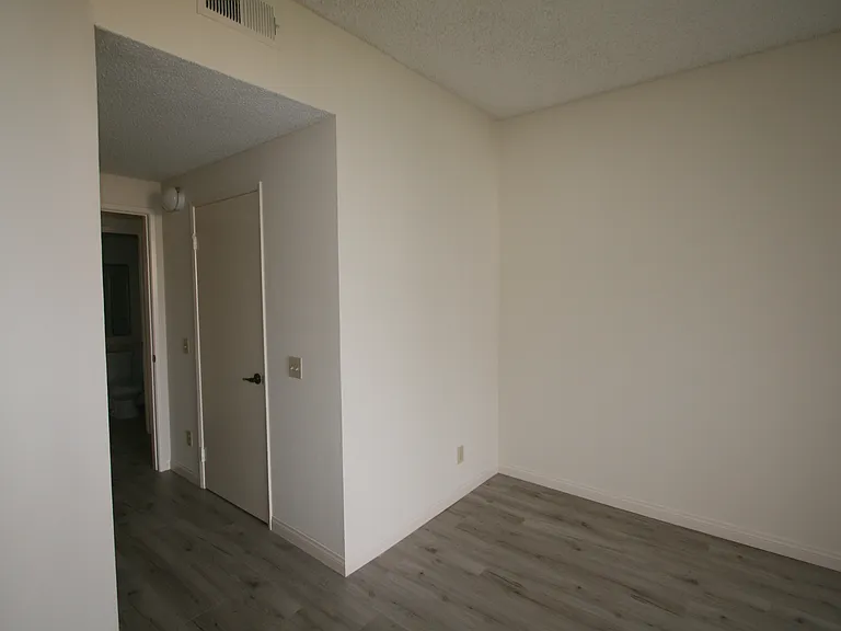 3637 Clarington Ave #213 — Photo 65