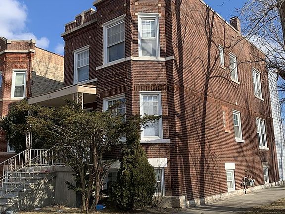 2nd image of 2241 S 59th Ct