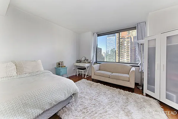 Rented by Halstead Real Estate | media 11