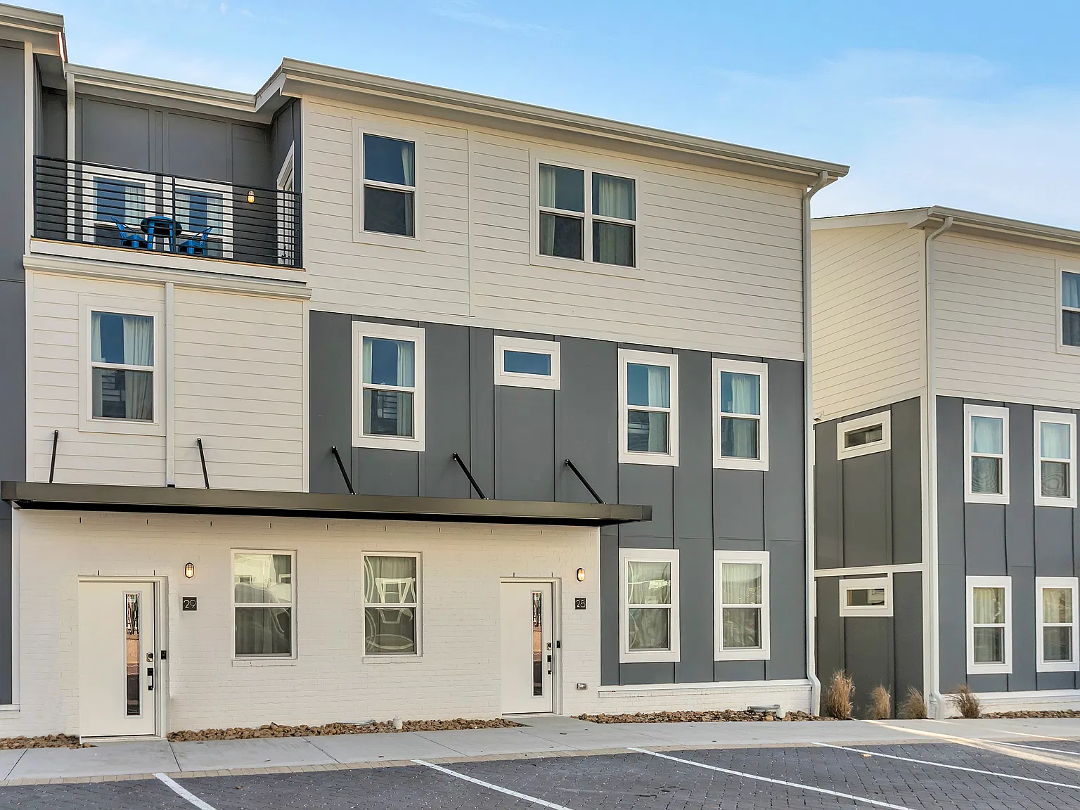2 bed, 2.5 bath, 1500 sqft, $1,950 — Photo 1