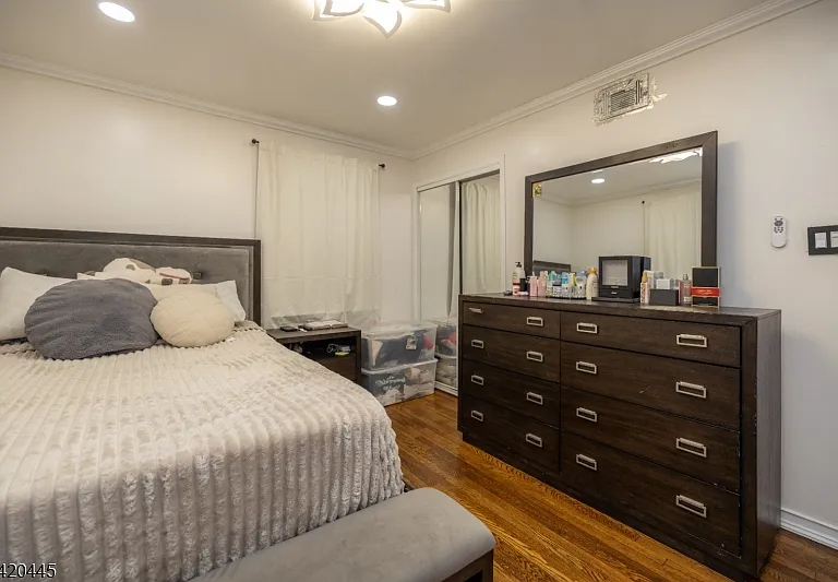 955 Liberty Ave — Photo 13