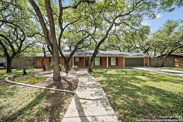202 Donella Dr